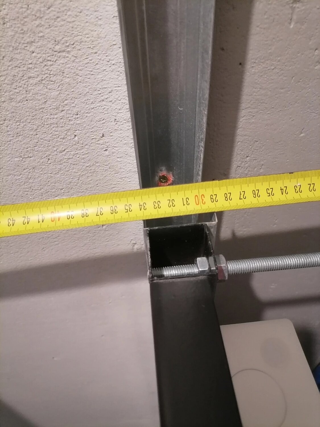 крепление профиля к стене под гипсокартон подробно, профиль для прикручивания гипсокартона к стене, крепление профиля к стене, крепление гипсокартона к стене, крепление направляющего профиля 75 мм к стене