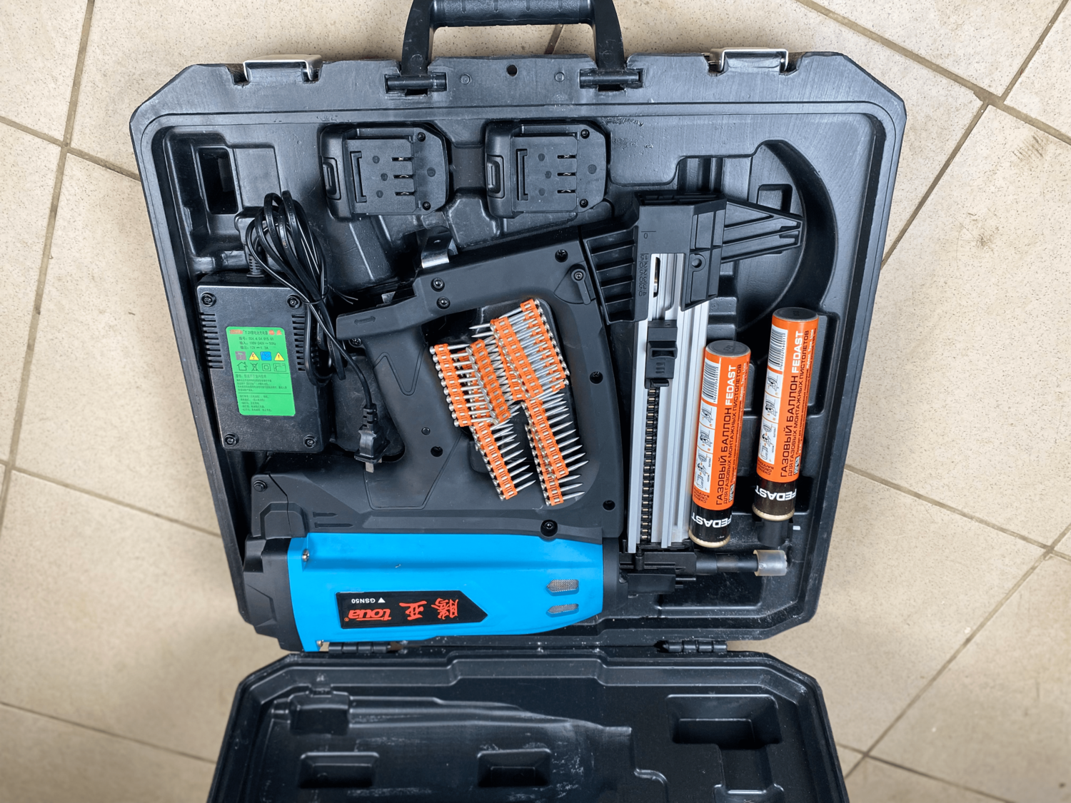 газовый монтажный пистолет toua gsn50, газовый монтажный пистолет, инструменты, монтажный пистолет, пистолет гвоздезабивной