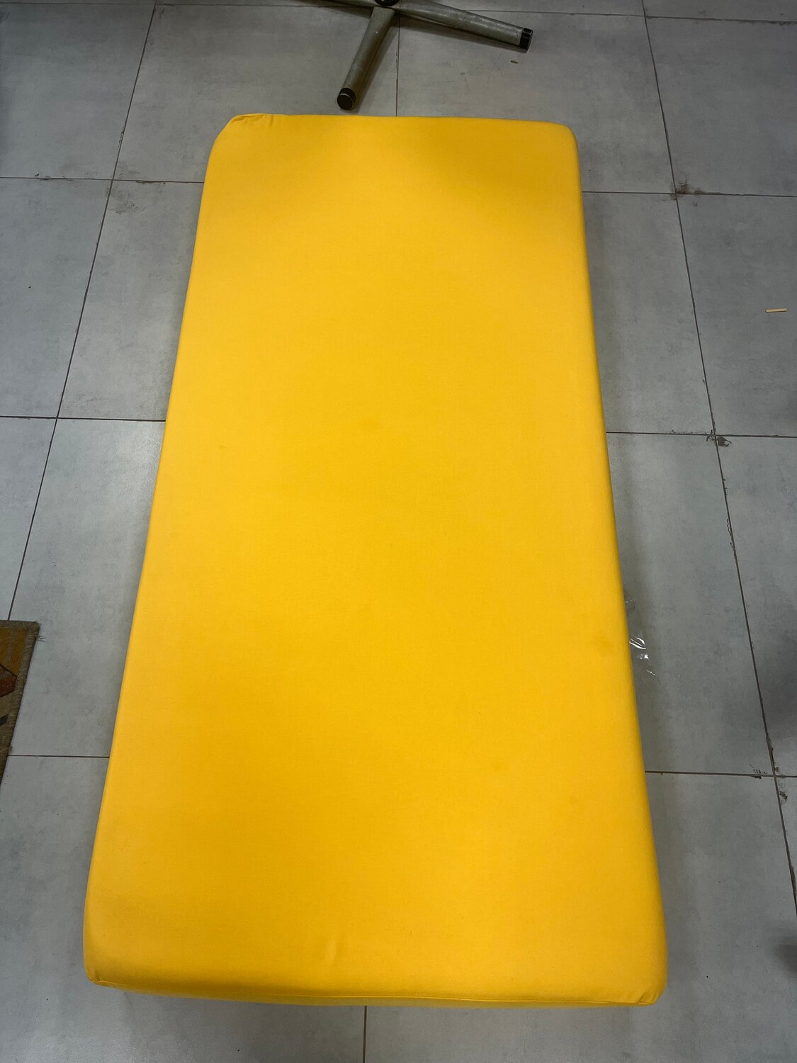 кушетка косметологическая, кушетка массажная, кушетка косметологическая оранжевая, массажная кушетка складная, кушетка для шугаринга