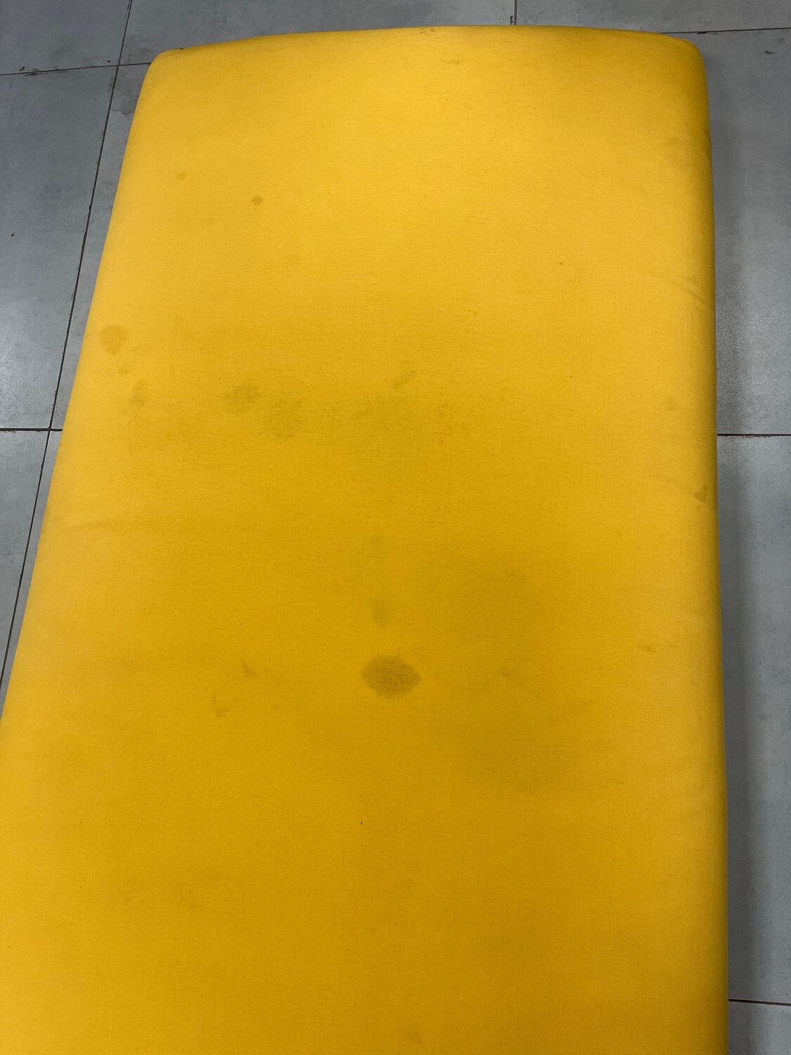 цвет горчичный, кушетка массажная, массажный стол, масло сливочное крестьянское 72.5, кушетка для шугаринга