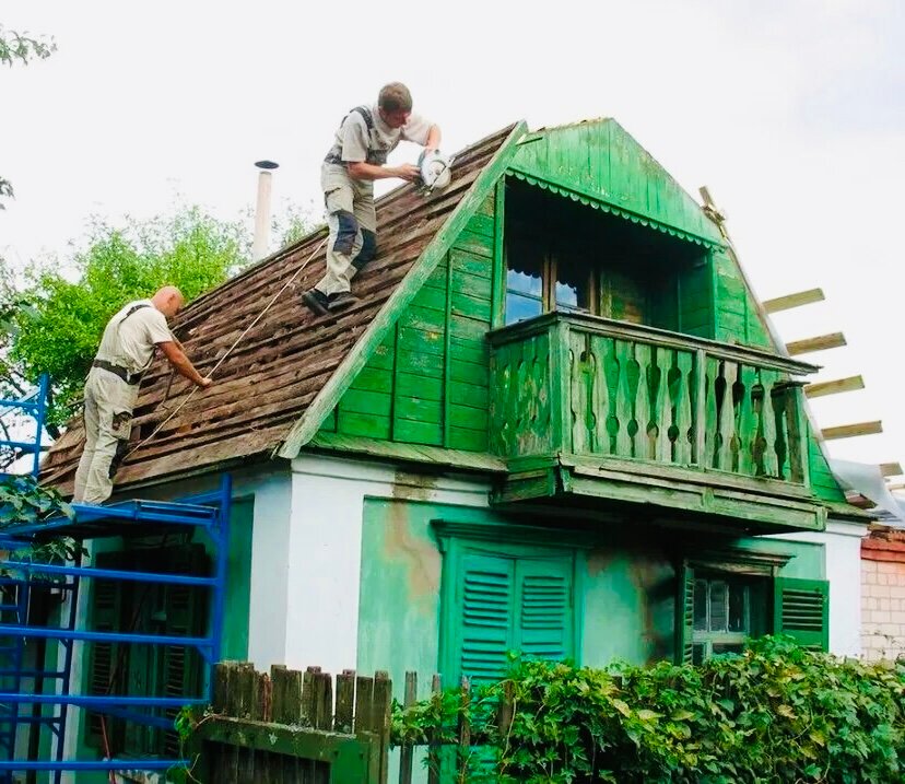 крыши дачных домов, крыши старых домов, крыша дома, кровля фасад, мансардная крыша на даче