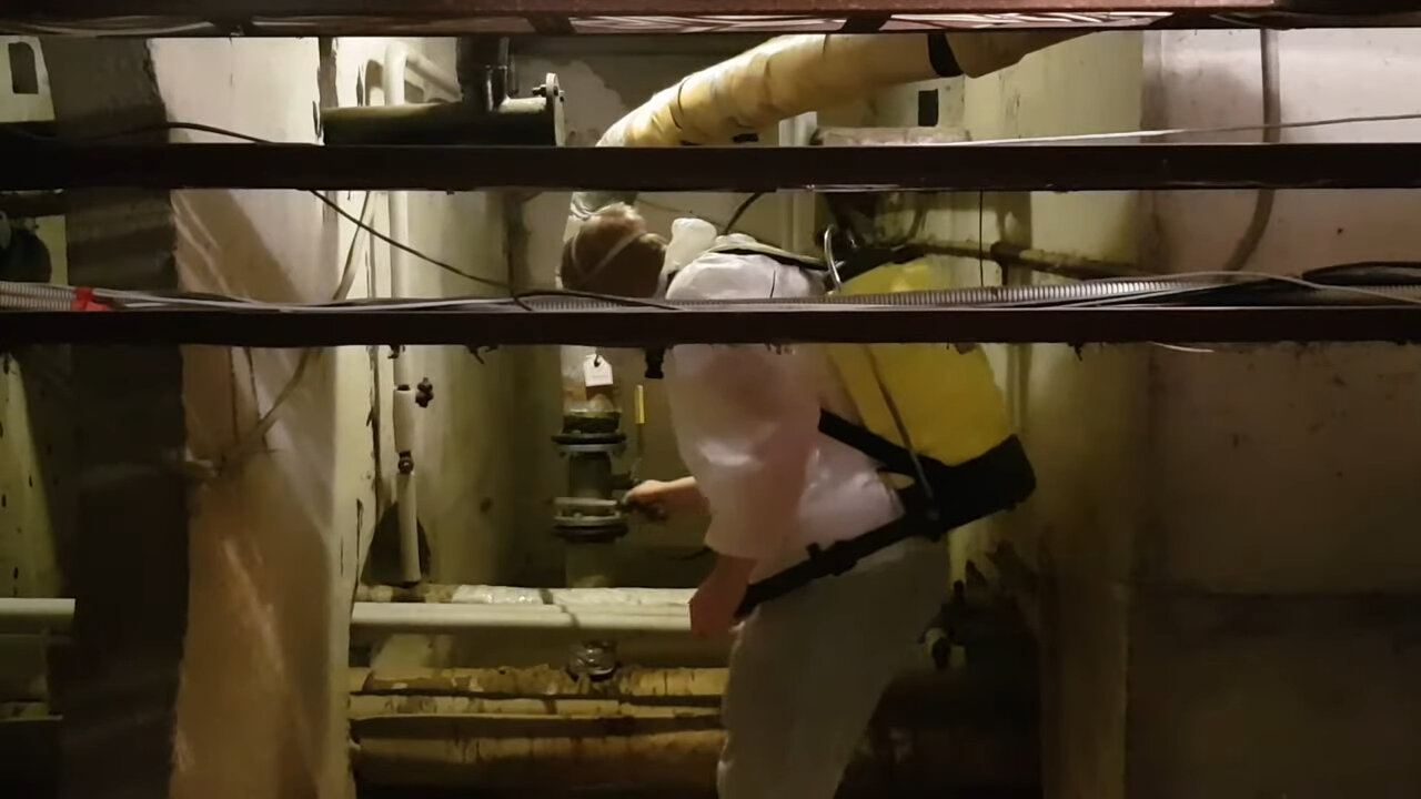 зачистка рвс от нефтепродуктов, учения на водоканале, пожарная команда, противопожарные тренировки, пожарный акваланг