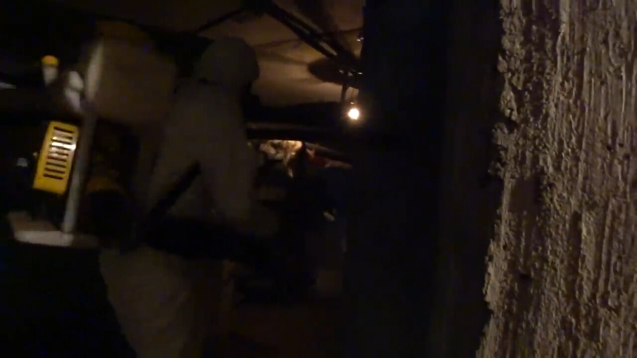 шахта, тайна пещеры, в пещере, подвал, человек