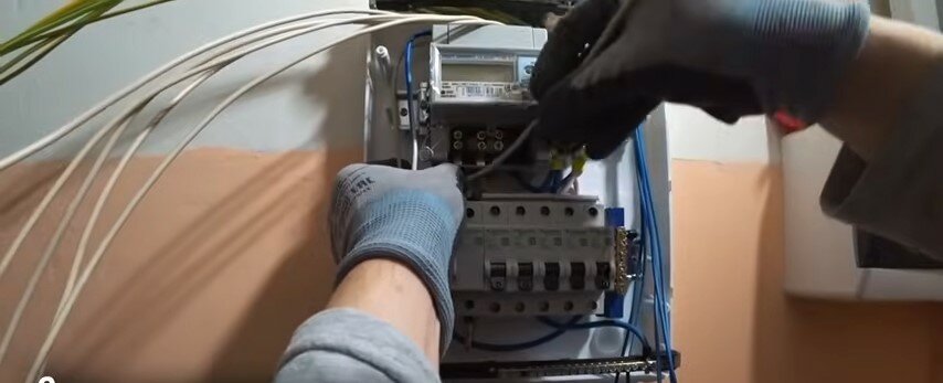 счётчик электроэнергии меркурий 201.2, подключение счётчика электроэнергии, установка счётчика электроэнергии, монтаж электрощита, счетчики электроэнергии