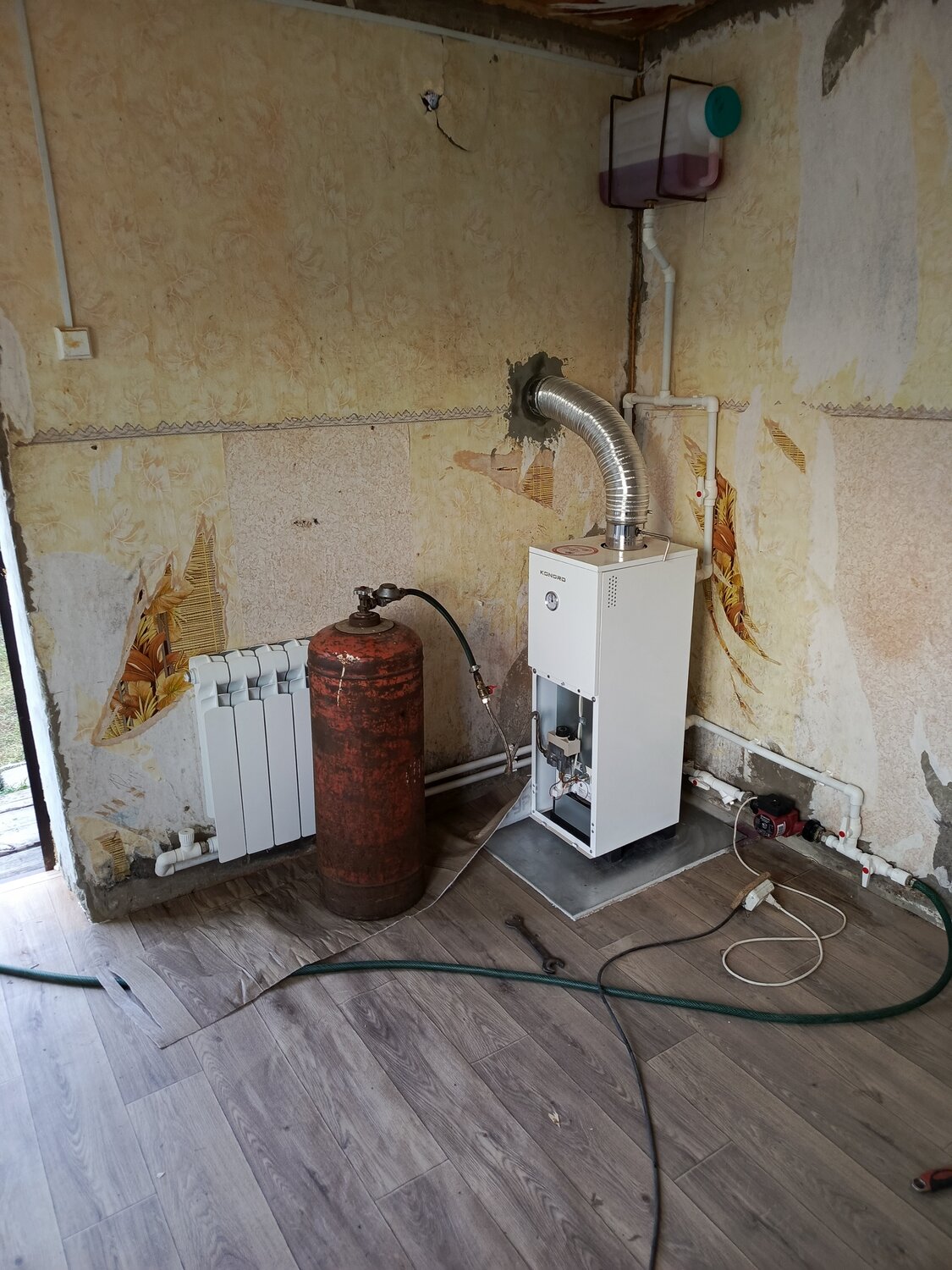 газовый котел в частном доме, газовый котел в доме, котел газовый, котел напольный газовый, газовый котел для отопления частного дома 100м2
