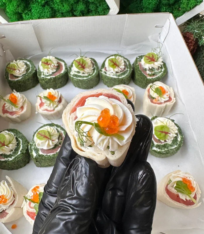 праздничные закуски, закуска, ролл и суши, закуска на праздничный стол, фуршет