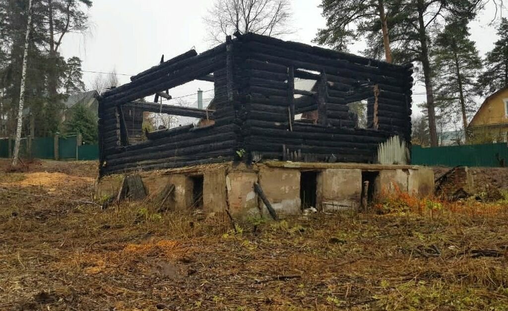 деревни, пожар в частном доме в подмосковье, деревянный дом, сгоревший дом, сгоревший деревянный дом