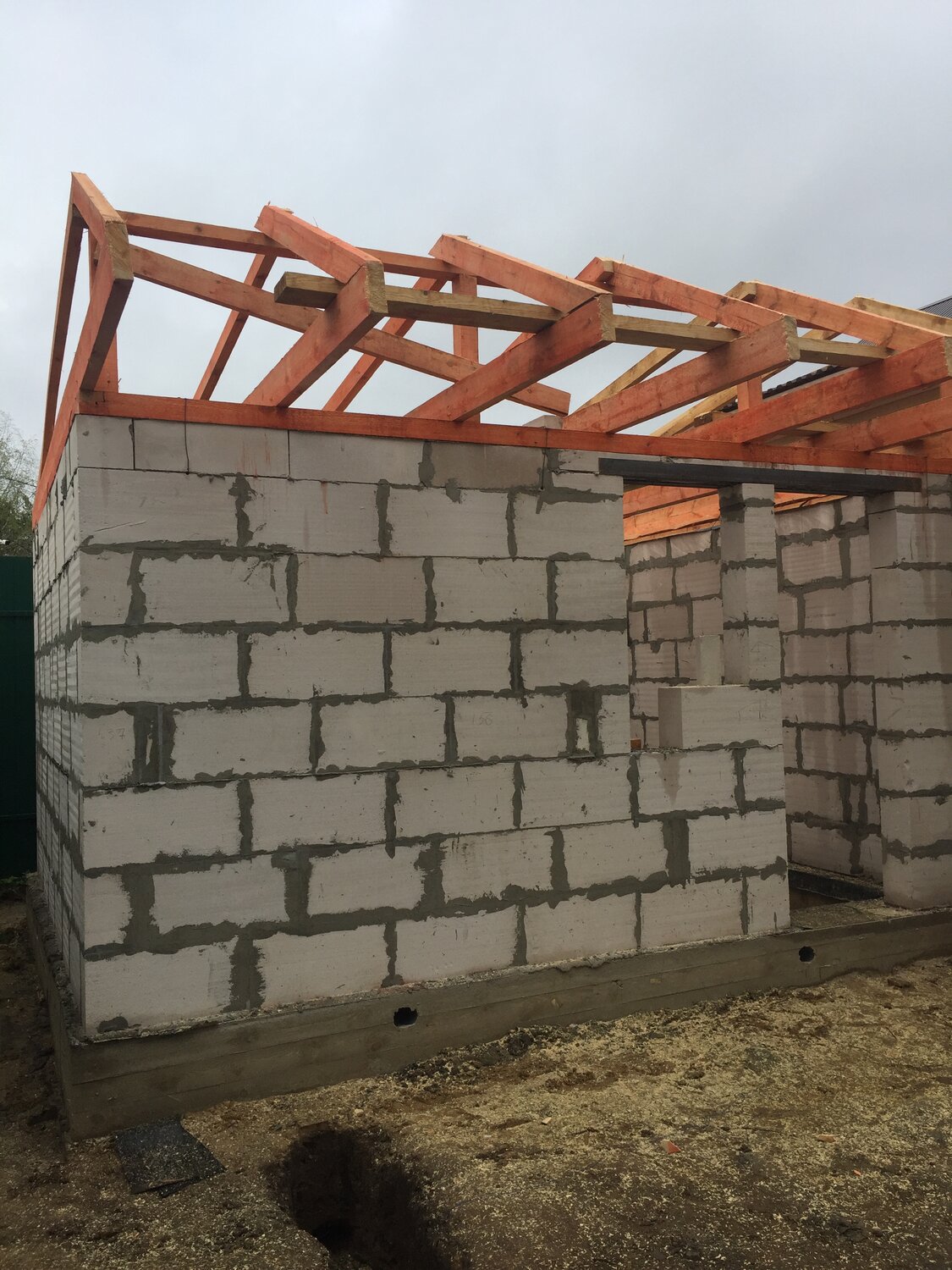 гараж из газобетона, гараж 6 на 10 из газоблока, перекрытие гаража из газобетона, облицовка гаража из газобетона, гараж 6 на 8 из пеноблоков