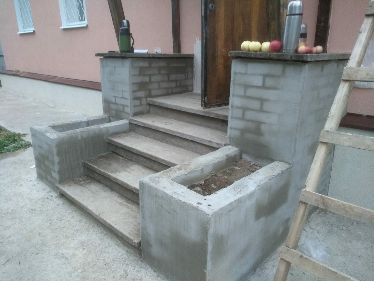 ступени из бетона для крыльца, монолитное крыльцо из бетона, бетонные ступеньки для крыльца, бетонное крыльцо 15.9, бетонные ступени для крыльца