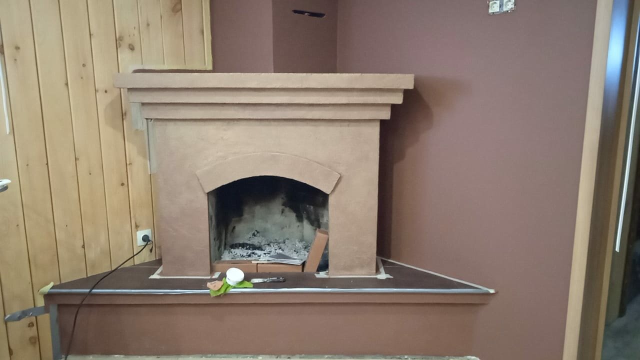 полоцкий мрамор камин, камин из двух видов мрамора, камина, портал для камина, электрический камин из гипсокартона