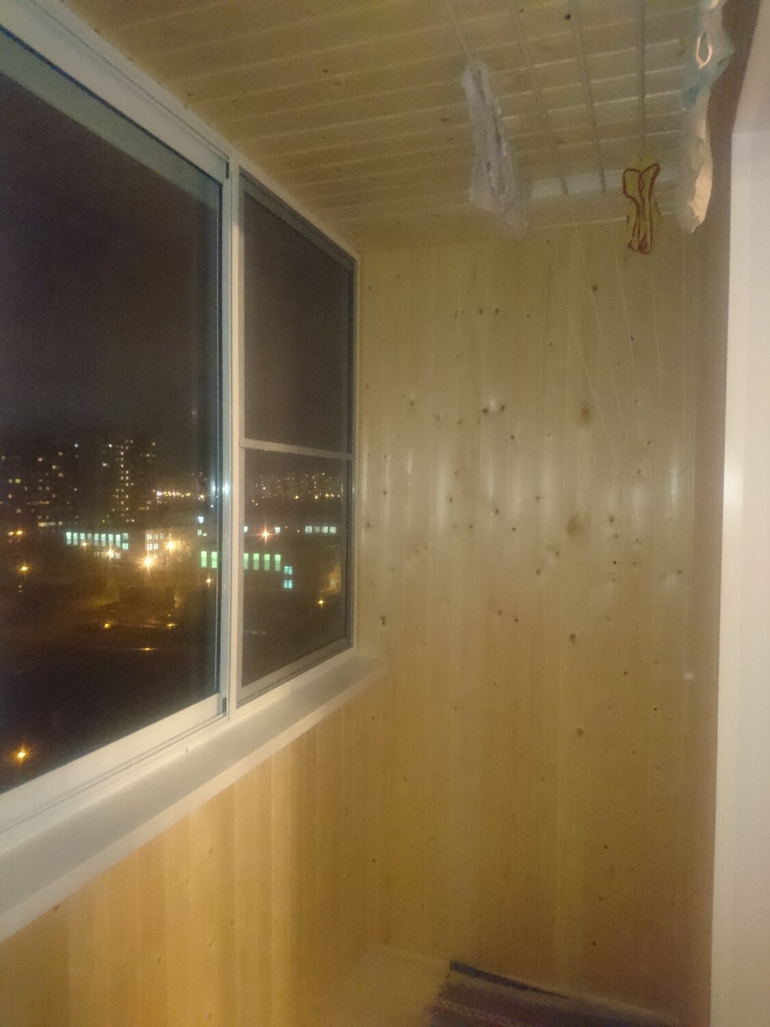 обшивка балкона тюмень, отделка балкона петрозаводск, вагонка софтлайн балкон, вагонка на балконе, балкон