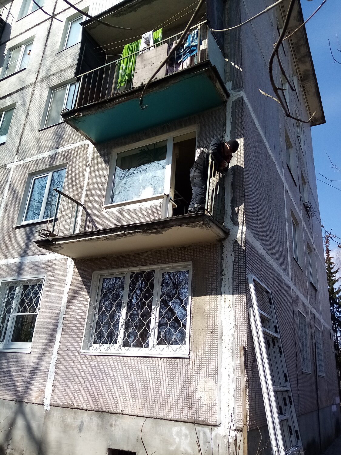 балкон, балкон хрущевки, балконы в 9 эткжах между жтажами, здание, дом