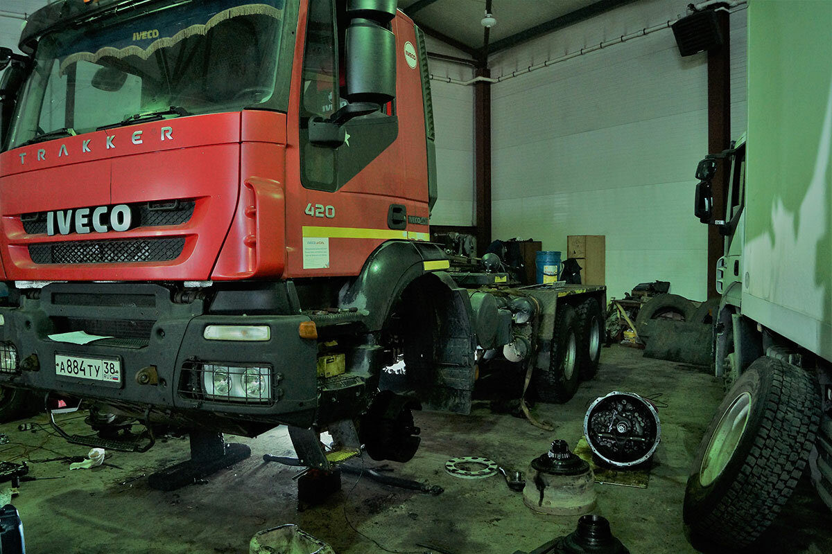iveco trakker, сервис ивеко траккер, ивеко 420 самосвал, iveco, iveco trakker 420 самосвал со спальником