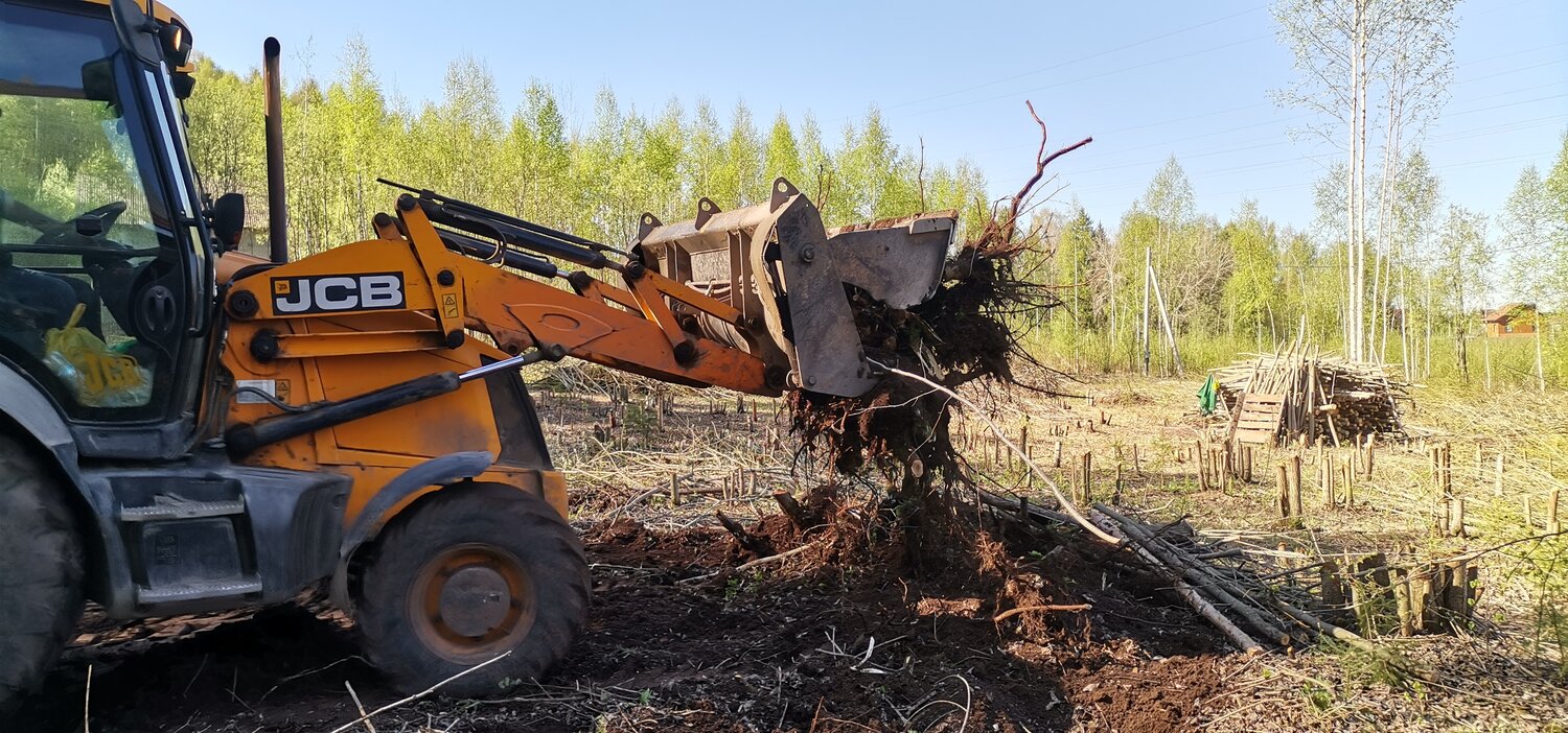 корчевка пней экскаватором вольво, спил деревьев, корчевание, расчистка участков, hyundai 200 колесный экскаватор корчевание пней, корчевание участка трактором, корчевание пней бобкат