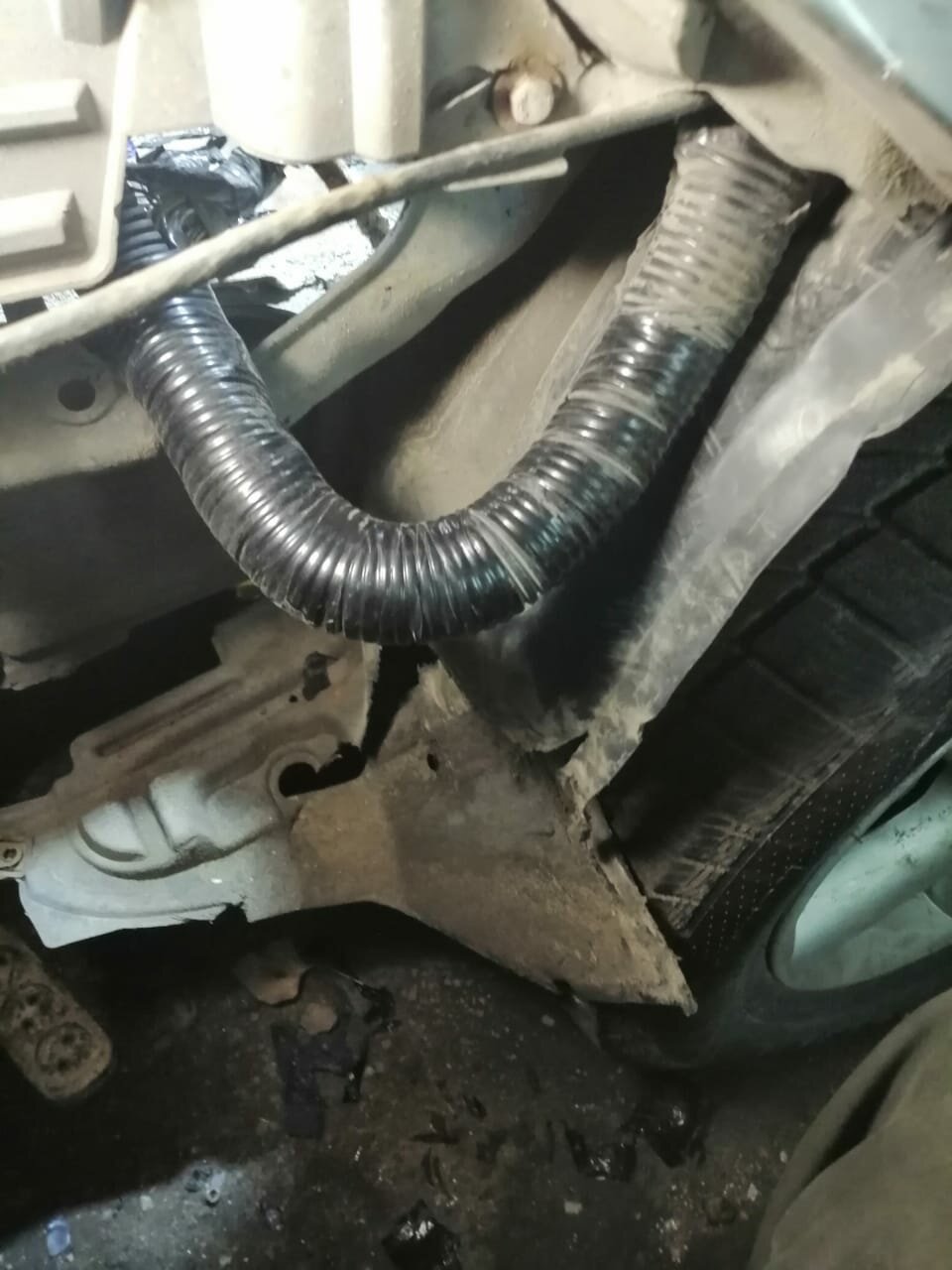 гофра холодного впуска ауди 80, galant 7g датчик заднего хода, пежо 207 залить масло кпп, гидроник на паджеро 4, предпусковой подогреватель двигателя