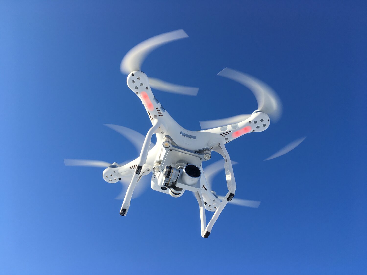 квадрокоптер дрон, квадрокоптер полет, квадрокоптер dji phantom, большие квадрокоптеры, дрон