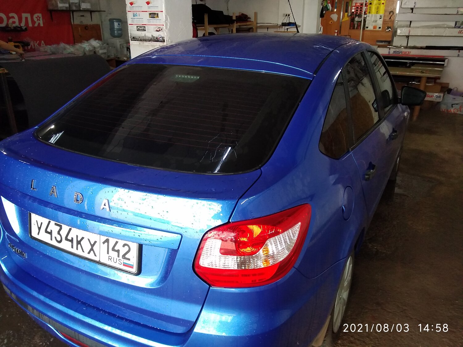 chevrolet aveo, лада гранта голубая тонированная лифтбек, авто, гранта лифтбек синяя, лада гранта синяя лифтбек комфорт