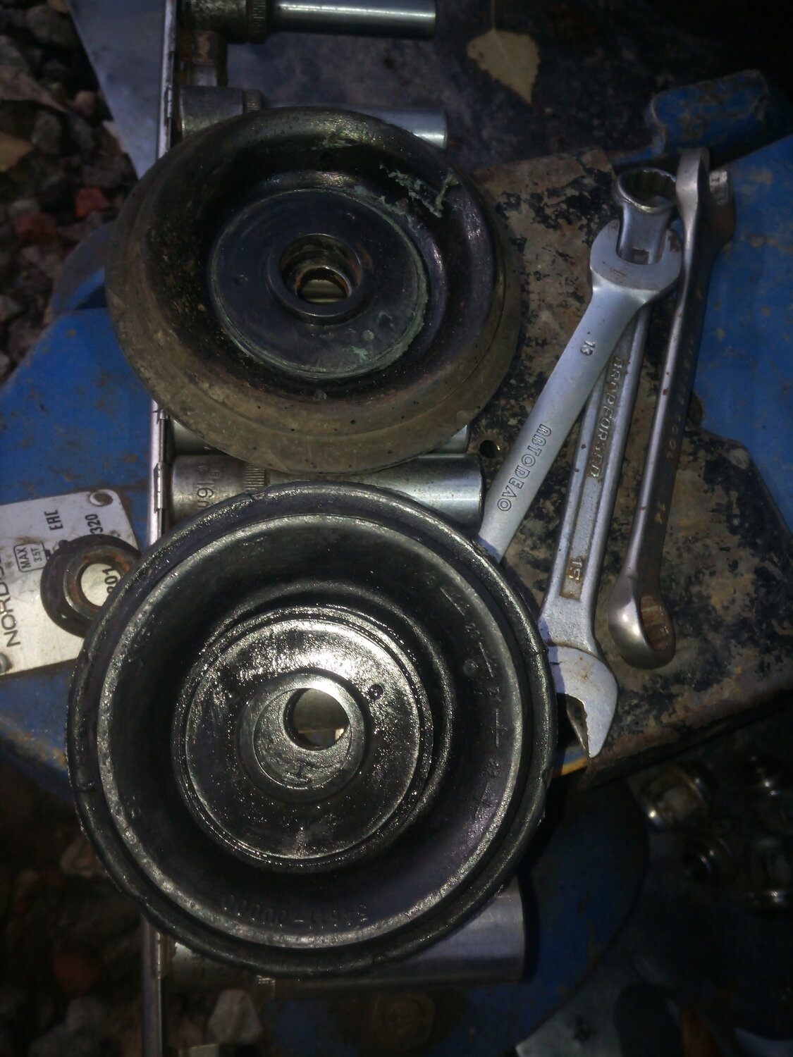 подшипник ролика натяжителя land cruiser 100 4,2td, подшипник натяжителя ремня кондиционера ленд круизер 100, sx4 подшипник натяжителя ремня кондиционера, ролик натяжителя ремня, ае 110 опорный подшипник