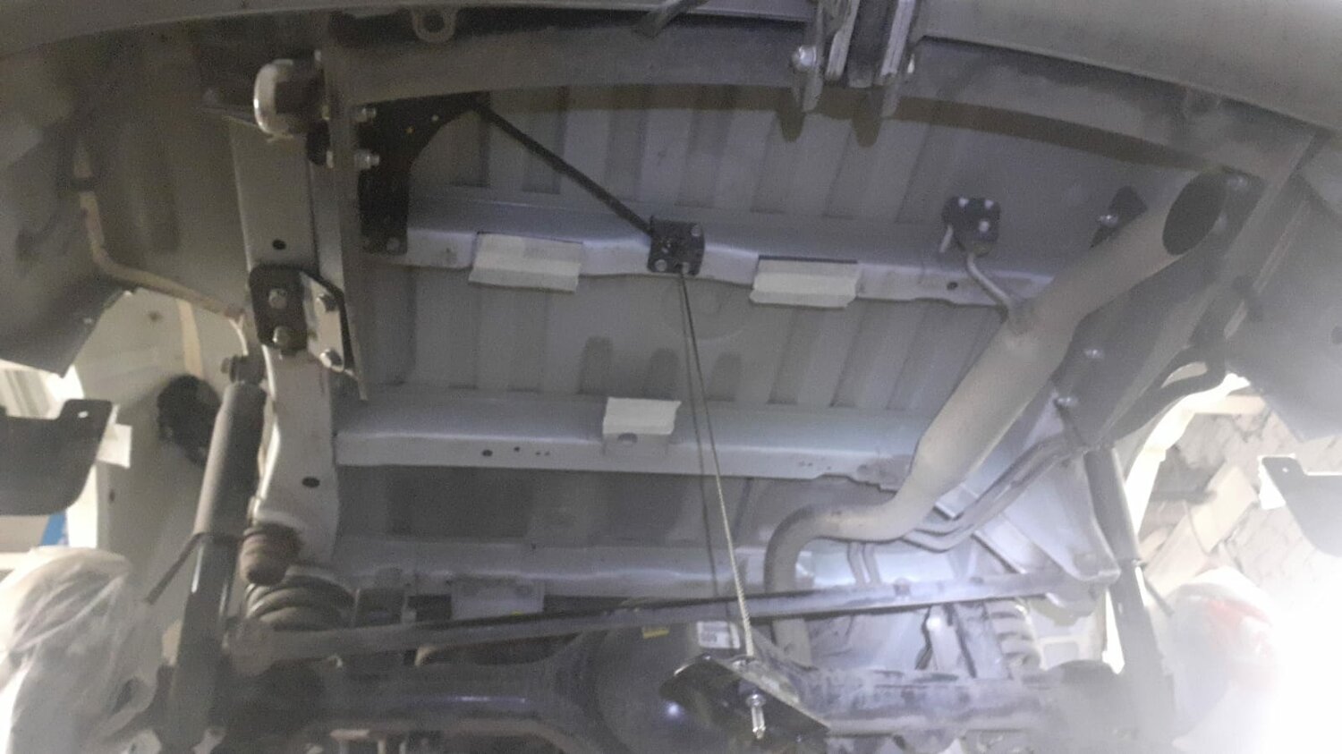 хонда инсайт днища, hyundai starex днище, citroen с2 днище, mitsubishi delica 2000 кузов днище, тойота ист 4 wd дно машины