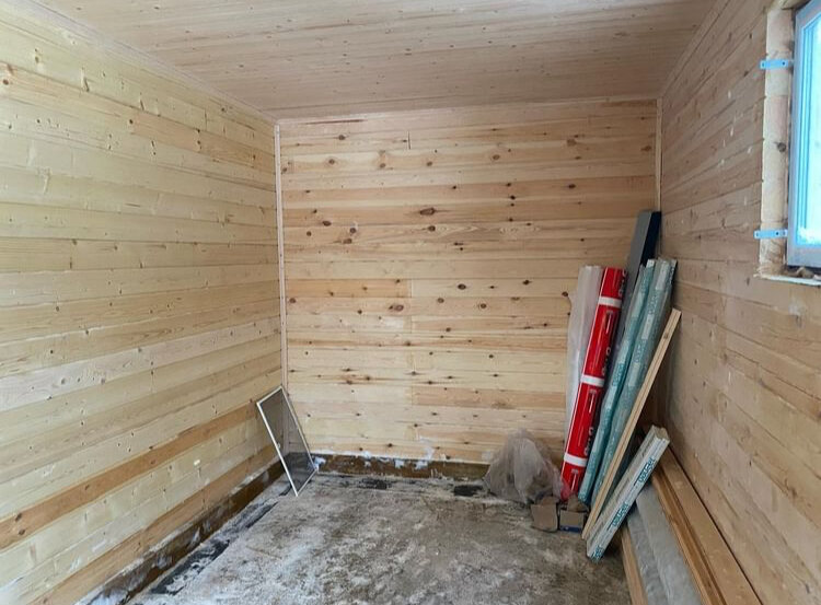 обшивка вагонкой, отделка евровагонкой, вагонка обшивка, имитация бруса в бане из пеноблоков, дачный дом