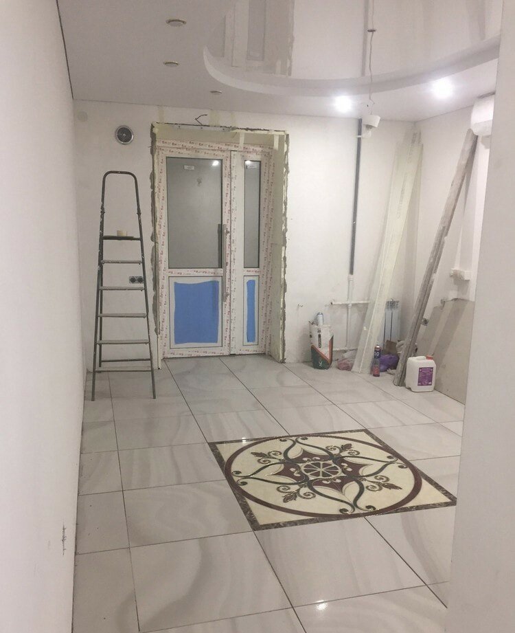 пол из керамогранита, квартира, пол керамогранит, укладка плитки, пол
