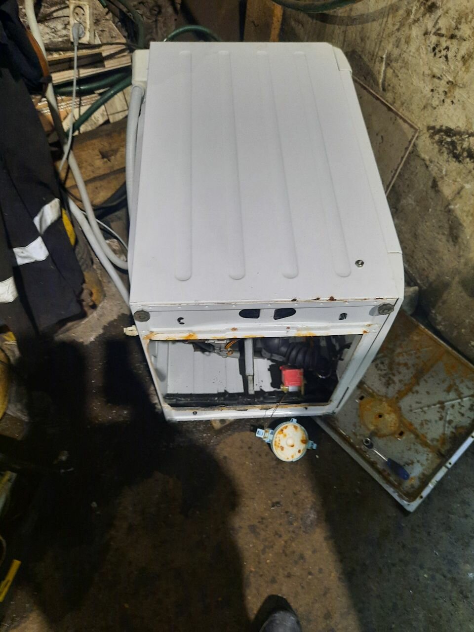 бытовая техника, стиральная машина, посудомоечная машина electrolux esl 47020, стиральная машинка ariston avtf 109, бытовая техника для дома
