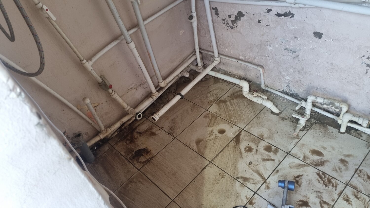 разводка труб, разводка полипропиленовых труб, разводка водопровода, водопровод из полипропиленовых труб, канализационная труба 50 для скрытого монтажа