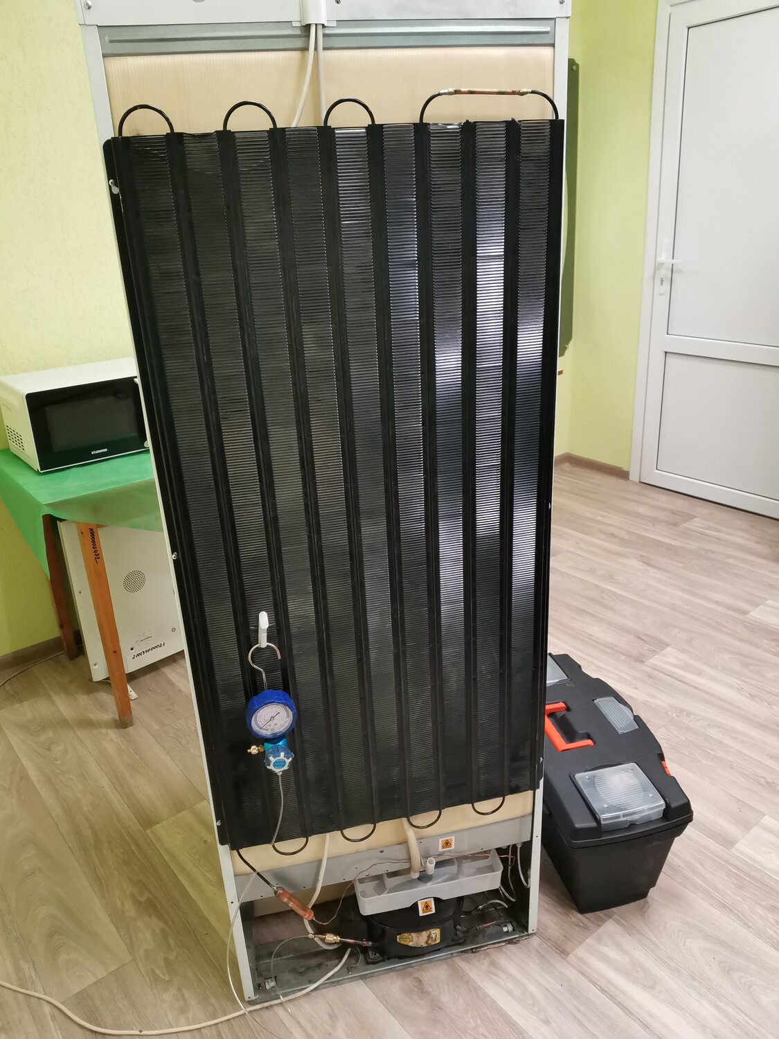 техника, бытовая техника, холодильник вид сзади, холодильник, бытовая техника холодильник