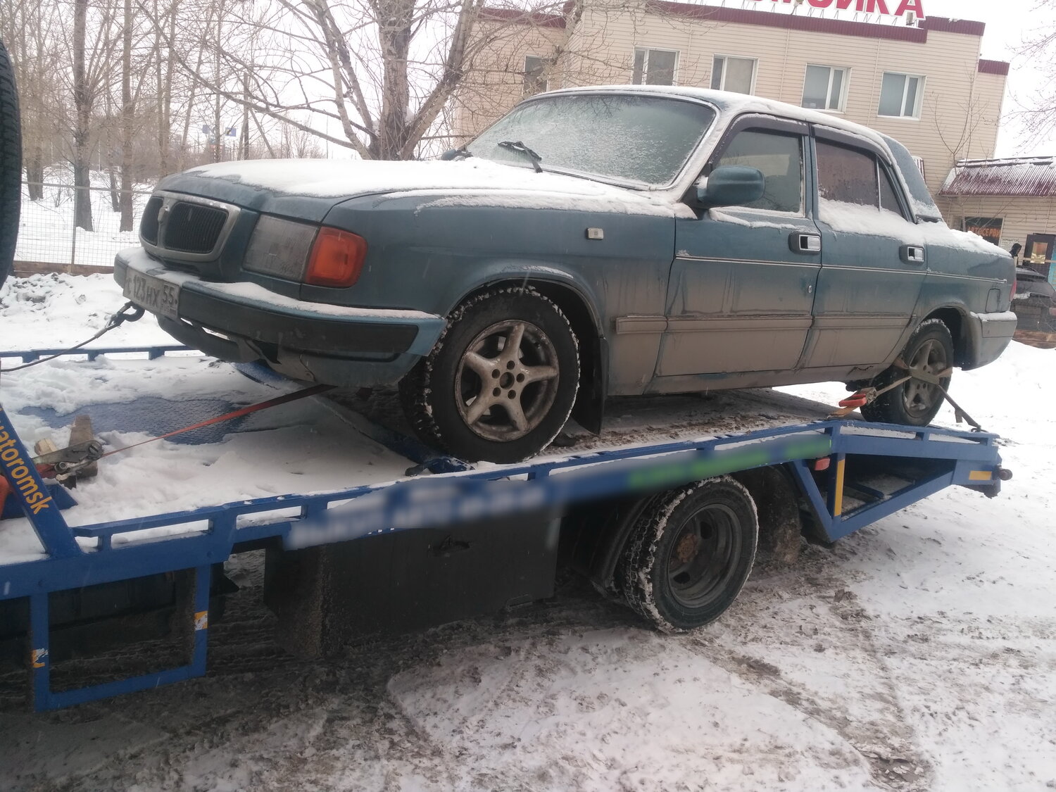 волга на эвакуаторе 3102, эвакуатор, волга на эвакуаторе, ваз 2110 на эвакуаторе, ваз 2110 на эвакуаторе серебристый