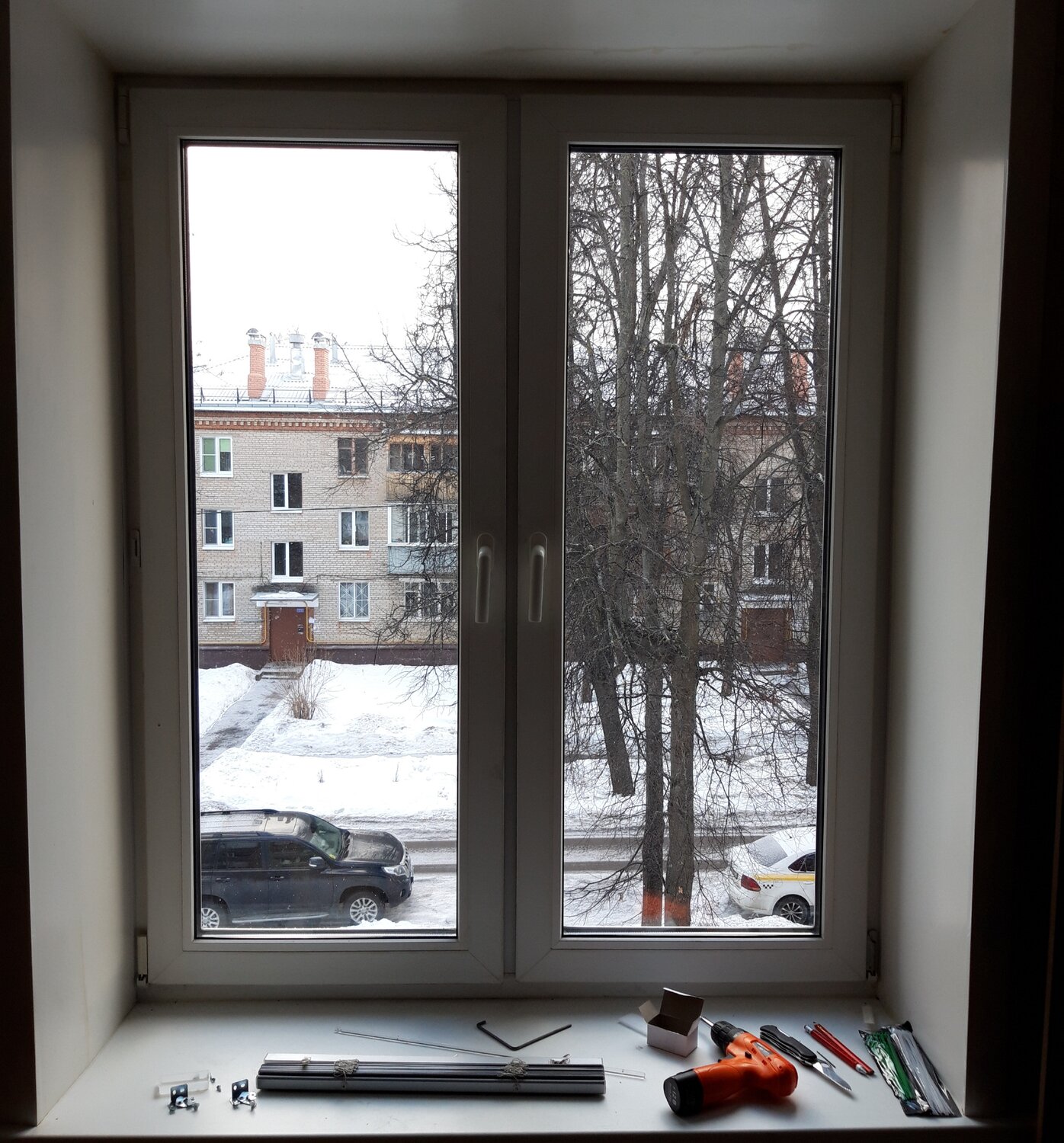окна, пластиковое окно, окна пластиковые в спб, гатчина пластиковые окна, окна белые откосы рыжие