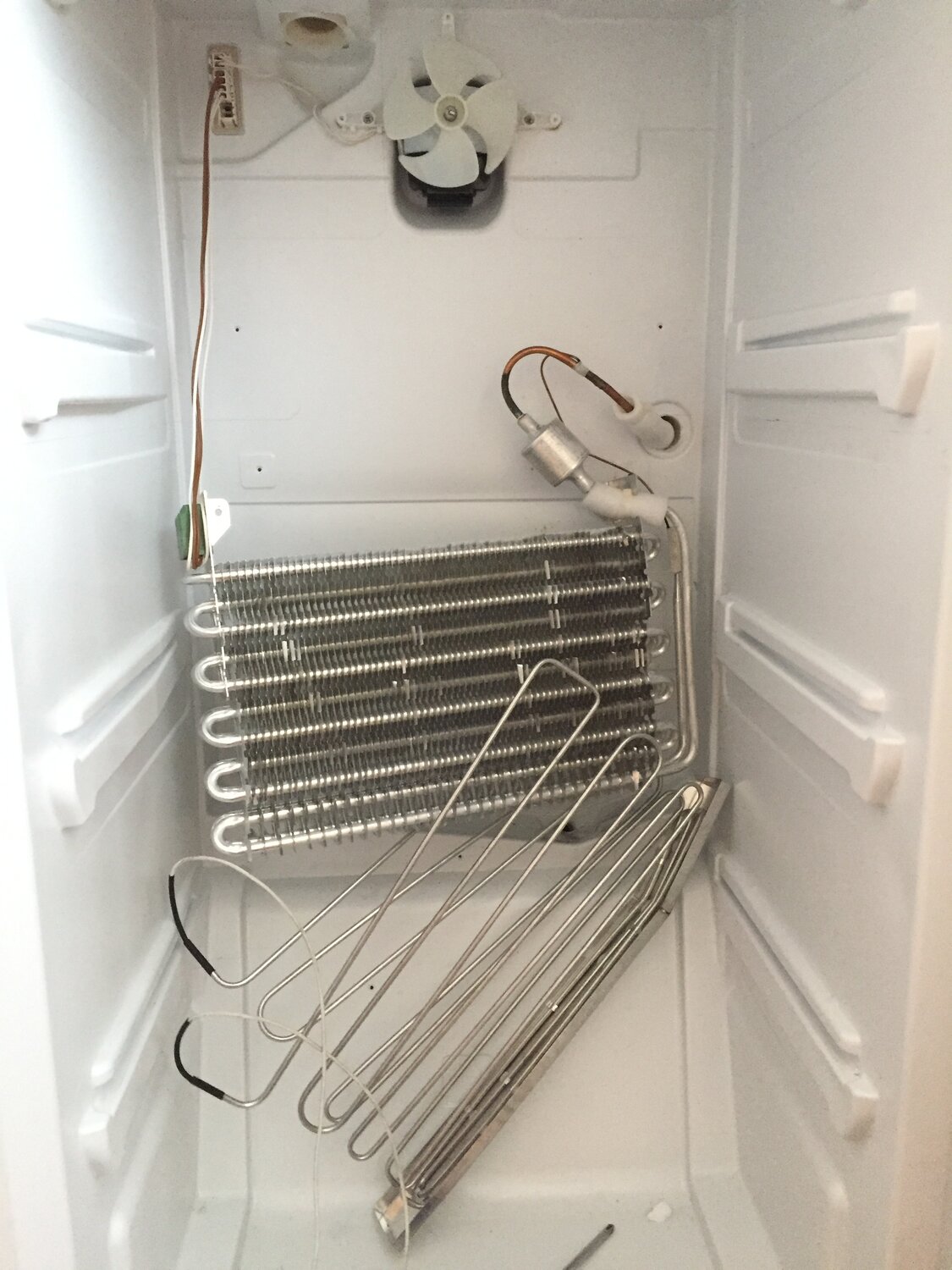 холодильник бош система ноу фрост испаритель, холодильник атлант испаритель холодильной камеры, бытовая техника холодильник, холодильник, бытовая техника