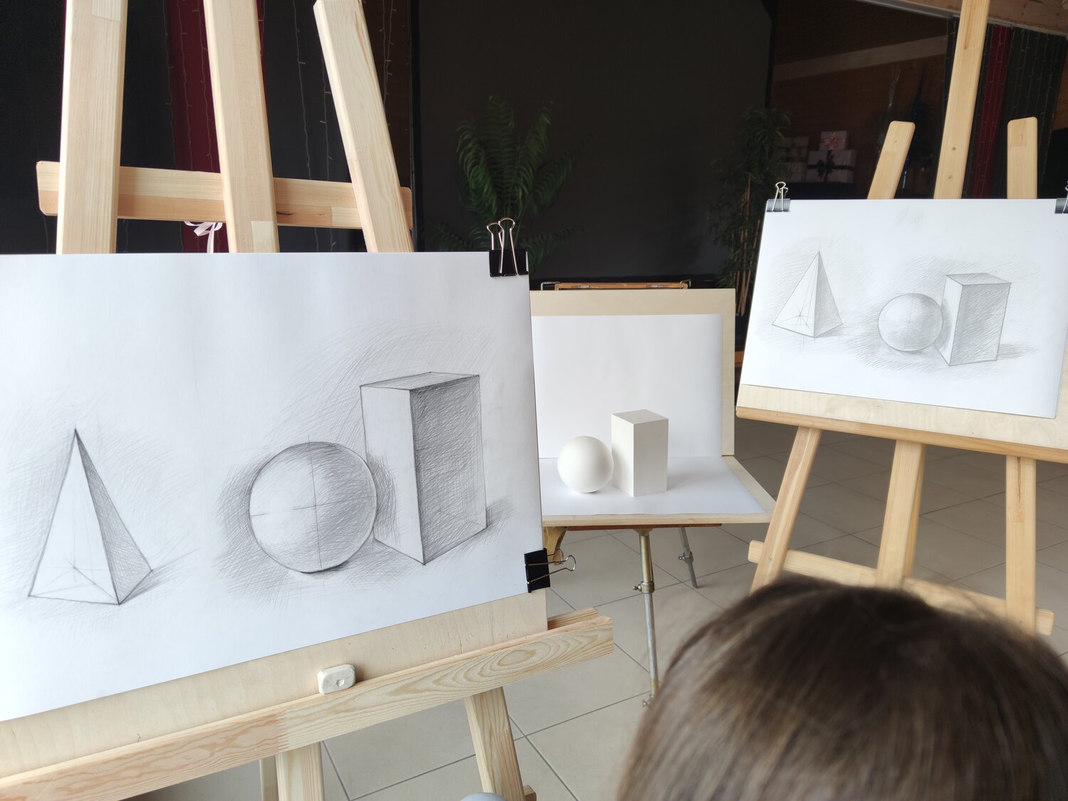 мольберт, мольберт с холстом, мольберт графика, мольберт для рисования, мокапы для картин мольберт