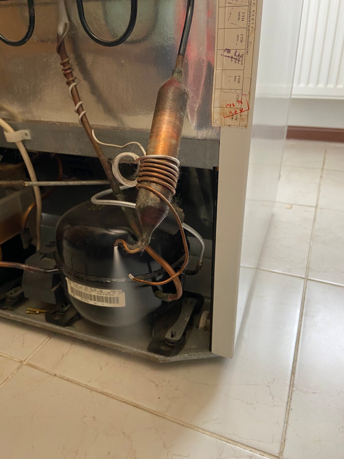 холодильник, холодильное оборудование, бытовая техника, капиллярная трубка холодильника, холодильник двухкамерный