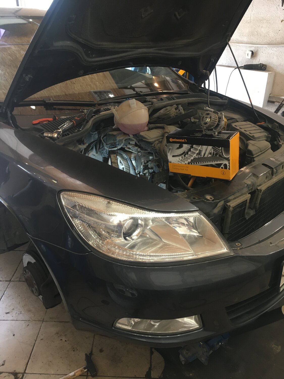 автомобиль, авто, снятие фары шевроле круз, расположение стартера hyundai getz, заправочные штуцера кондиционера lc200