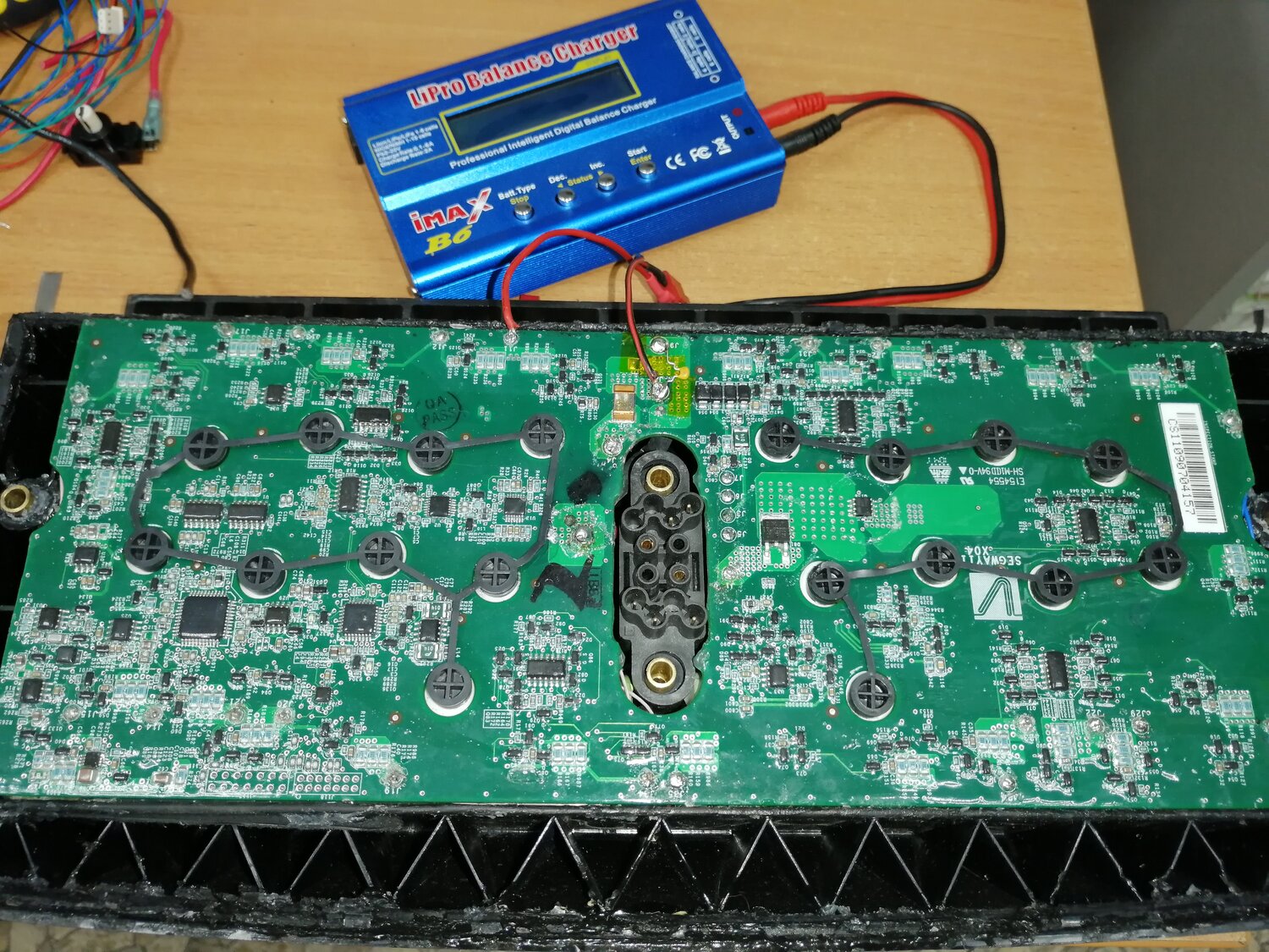 zastone d9000 раскрытие, блок питания e116921, sendon ups-500, плата цифровой приставки dvb-t2, аккумулятор 54 вольт для сигвея разборка