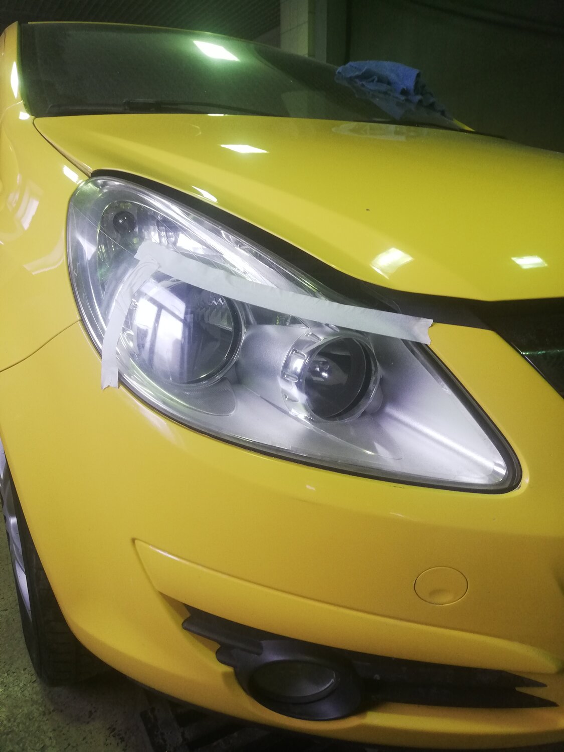 авто, желтые фары, фары opel corsa d 2012, автомобиль, фары ближнего света opel corsa