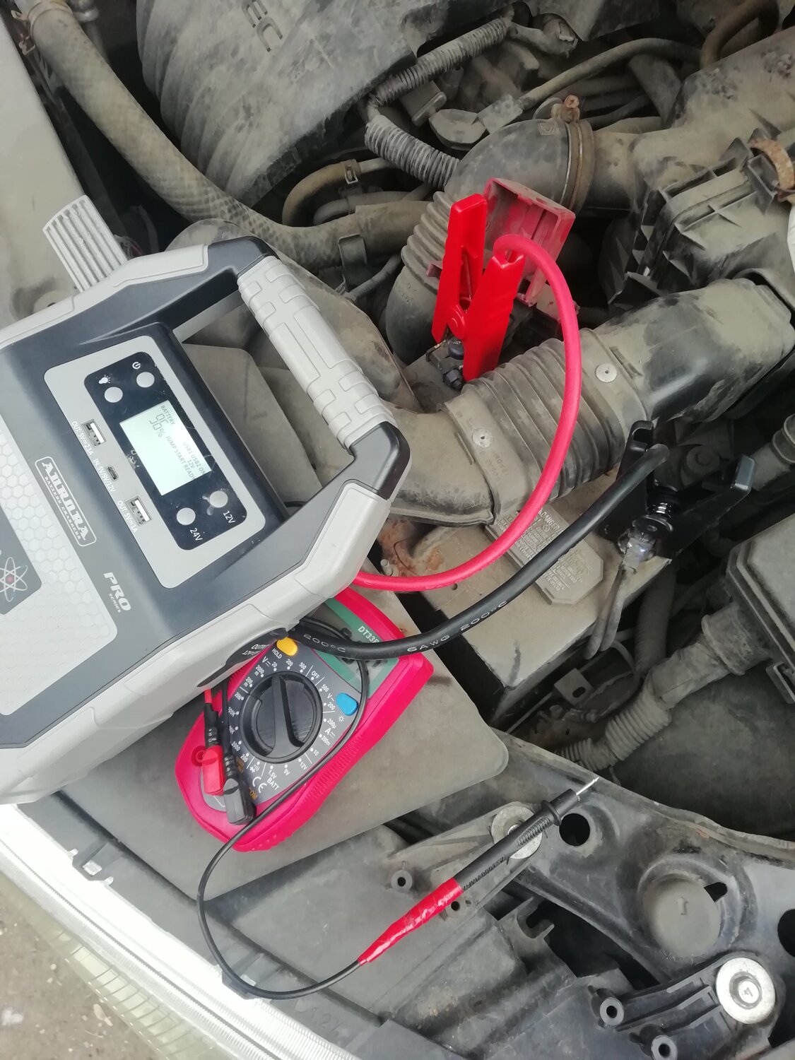зарядить аккумулятор автомобиля, kia rio 2012 аккумулятор, nissan liberty аккумулятор, аккумулятор автомобиля, аккумулятор заряд