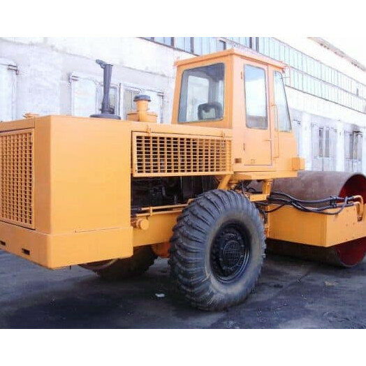 грунтовый каток ду-71 - 17 тонн, фронтальный погрузчик лк-1, самоходный виброкаток ду-62, погрузчик то 30 пк 27, фронтальный погрузчик то-18 б.3