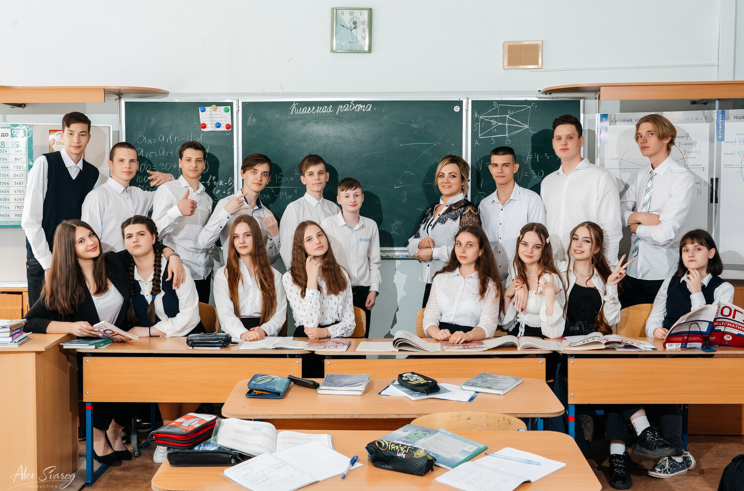 в школе, выпускники школы, человек, выпускной, выпускники