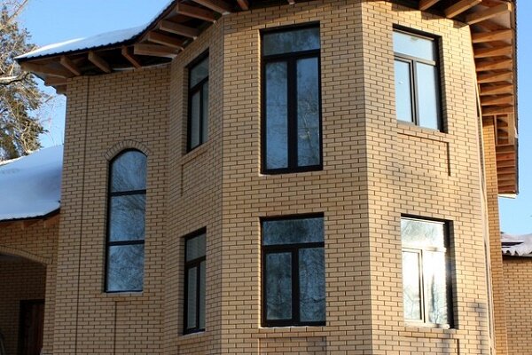 облицовочный кирпич для фасада, кирпичная облицовка, облицовка фасада кирпичом, фасад кирпичного дома, фасад дома кирпич