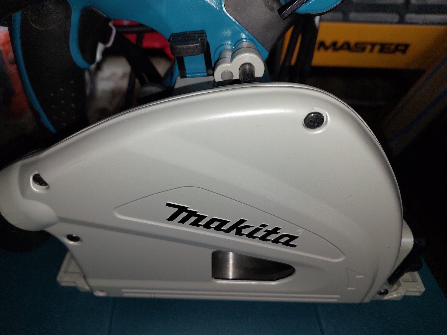 погружная пила макита sp6000, пила makita, погружная пила makita sp6000, погружная пила макита, циркулярная пила makita sp6000