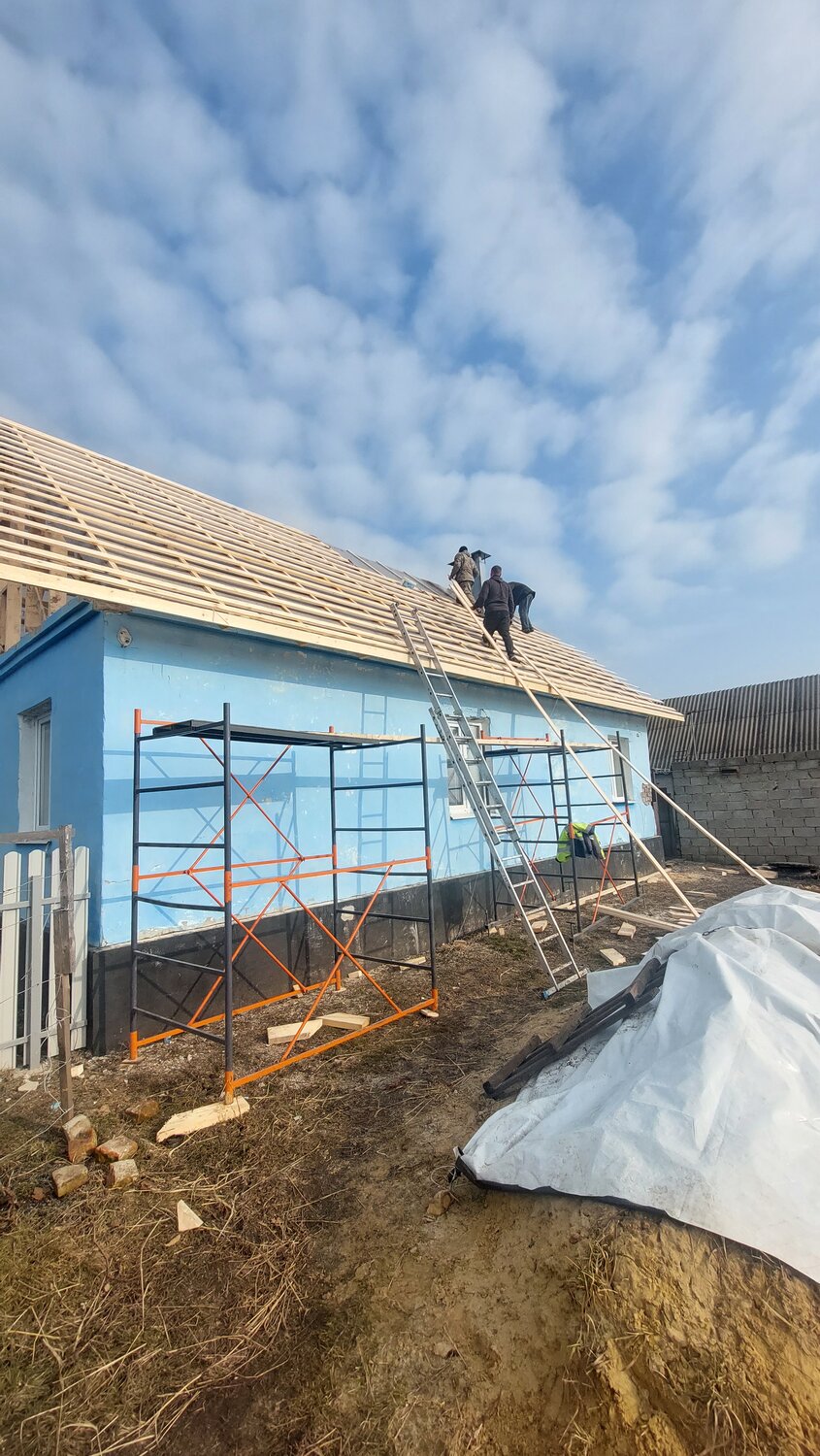 дом, новый дом, погорельцы, на крыше, строим дом