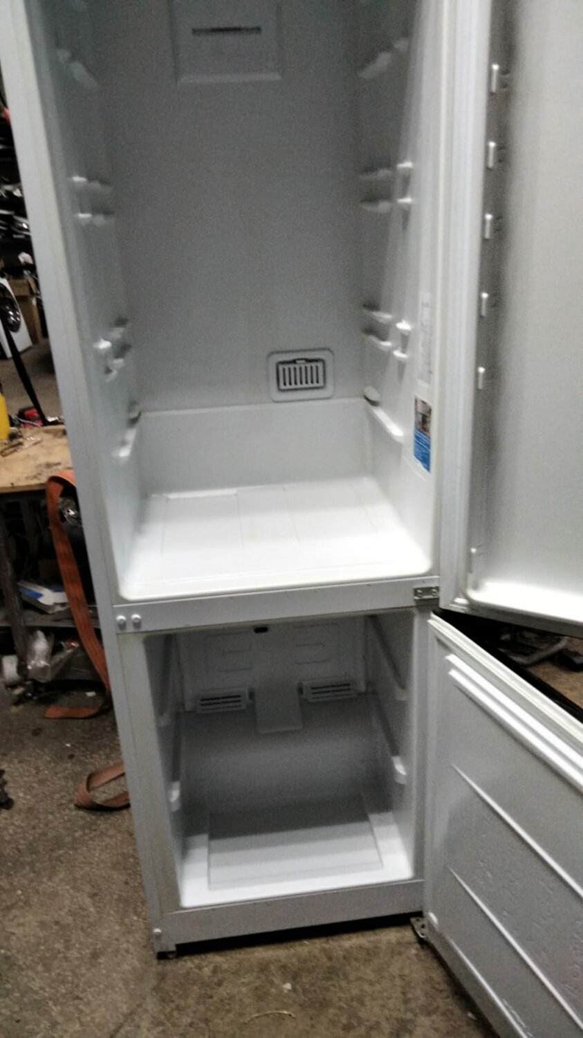 холодильник бу, бытовая техника, холодильник, компактный холодильник, холодильник hotpoint ariston