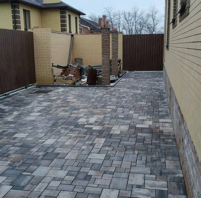 тротуарная плитка брусчатка, современная тротуарная плитка, брусчатка брук, тротуарная плитка, брусчатка во дворе