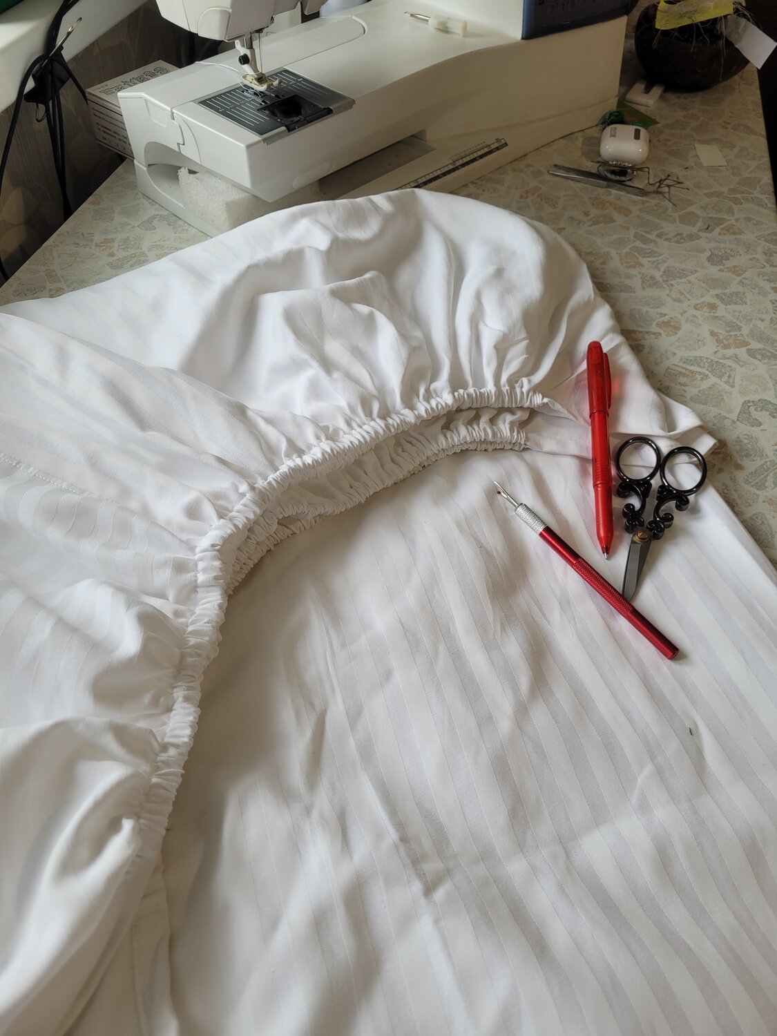 ткань, шитье, постельное белье из сатина, шитье одежды, простыня на резинке страйп сатин