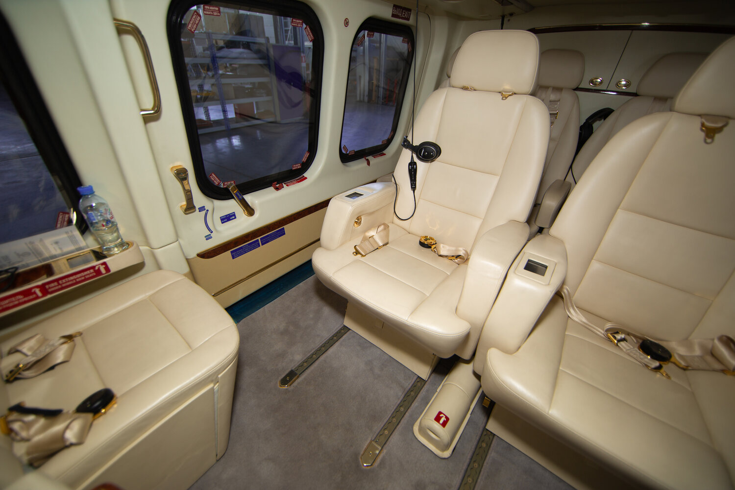 вертолет agusta aw109sp внутри, agustawestland aw139 вип салон, вертолет augusta aw139 vip, agustawestland aw109 grand versace vip, agustawestland aw139 vip салон
