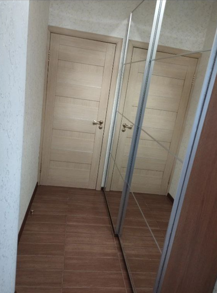 дверь, квартиры, комната квартира, шкаф с распашными дверями, межкомнатные двери