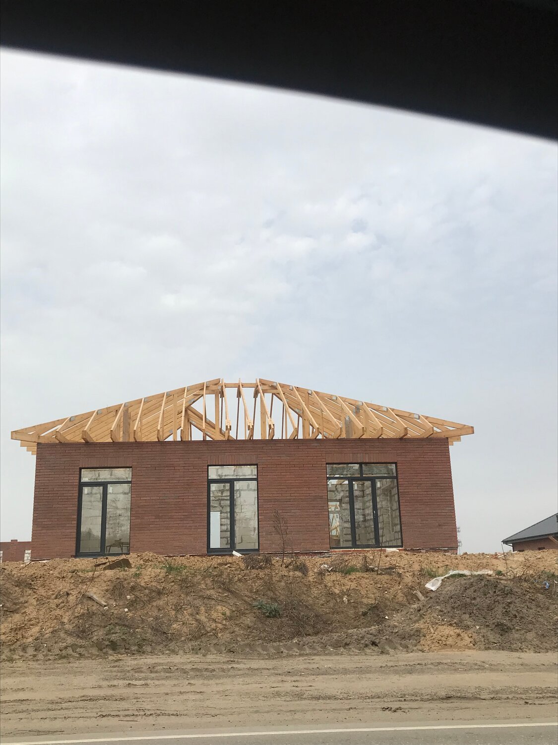 одноэтажный дом, строительство домов, строим дом, строительство коттеджей, кирпичный дом