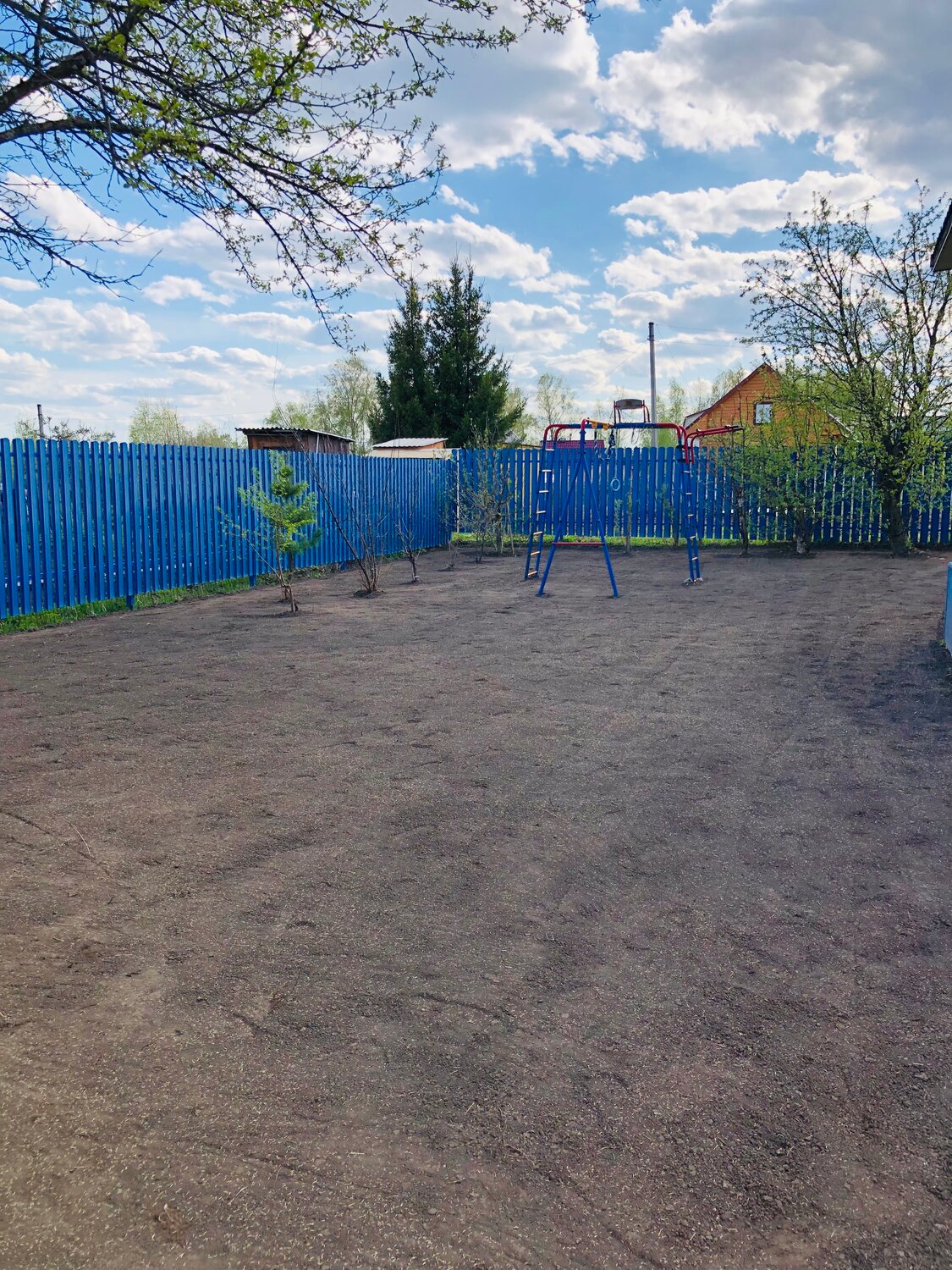 участок, двор, парк на улице костромской, забор, участок 5 соток