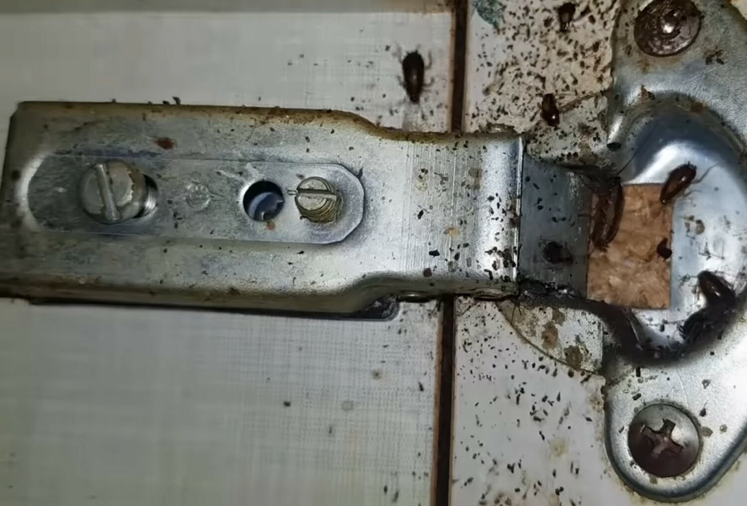 петли двери уаз патриот, петля двери, дверные петли нива 2121, петля передней двери, петля двери газель 3302